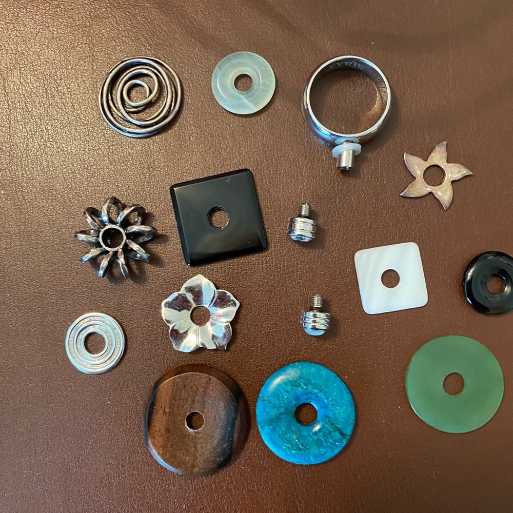 Staxx Ring Size 7 With Original Box. - image 2